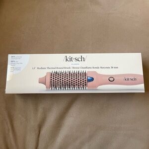 NWT Kitsch Pink 1.5" Medium Thermal Round Brush